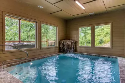 splashin bear lodge indoor pool