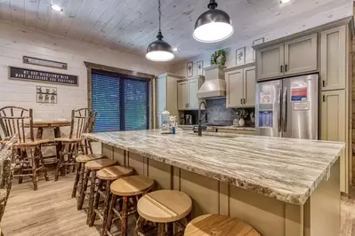kitchen un luxury Smoky Mountain cabin