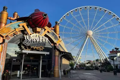 skyfly soar america and the great smoky mountain wheel at the island in pigeon forge