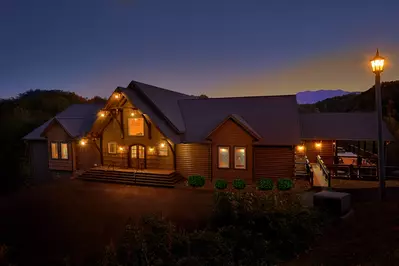 WILDBRIAR LODGE