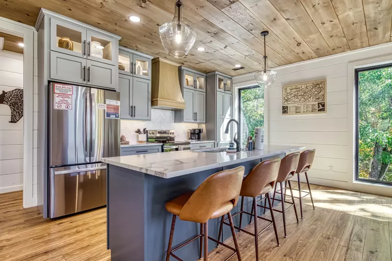 WANDERIN' BEAR LODGE