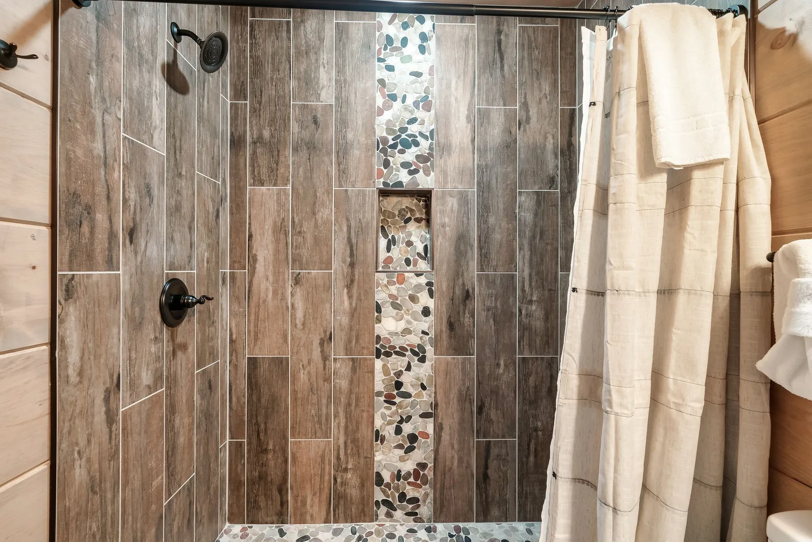 MOUNTAIN MASTERPIECE