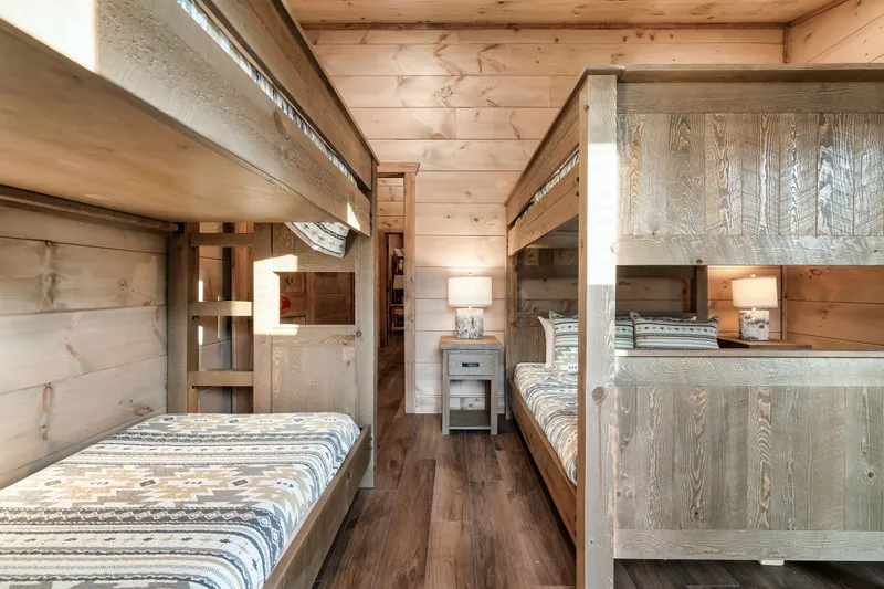 MOUNTAIN MASTERPIECE