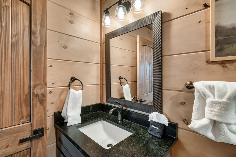 MOUNTAIN MASTERPIECE