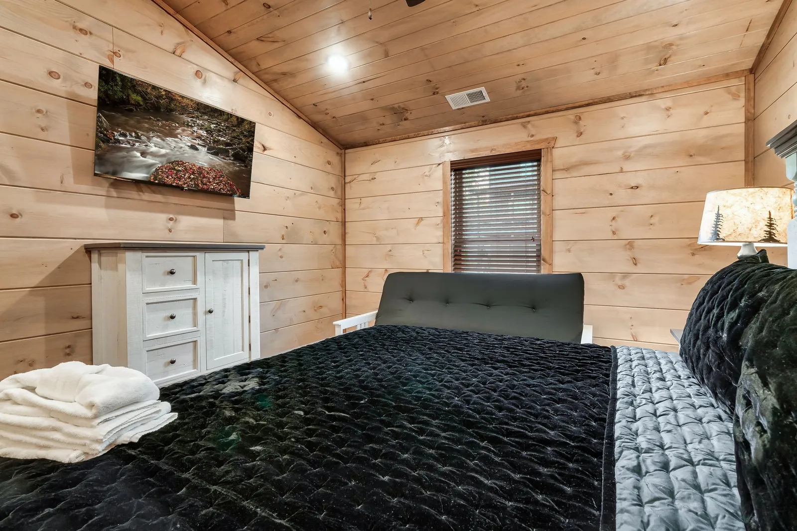 MOUNTAIN MASTERPIECE