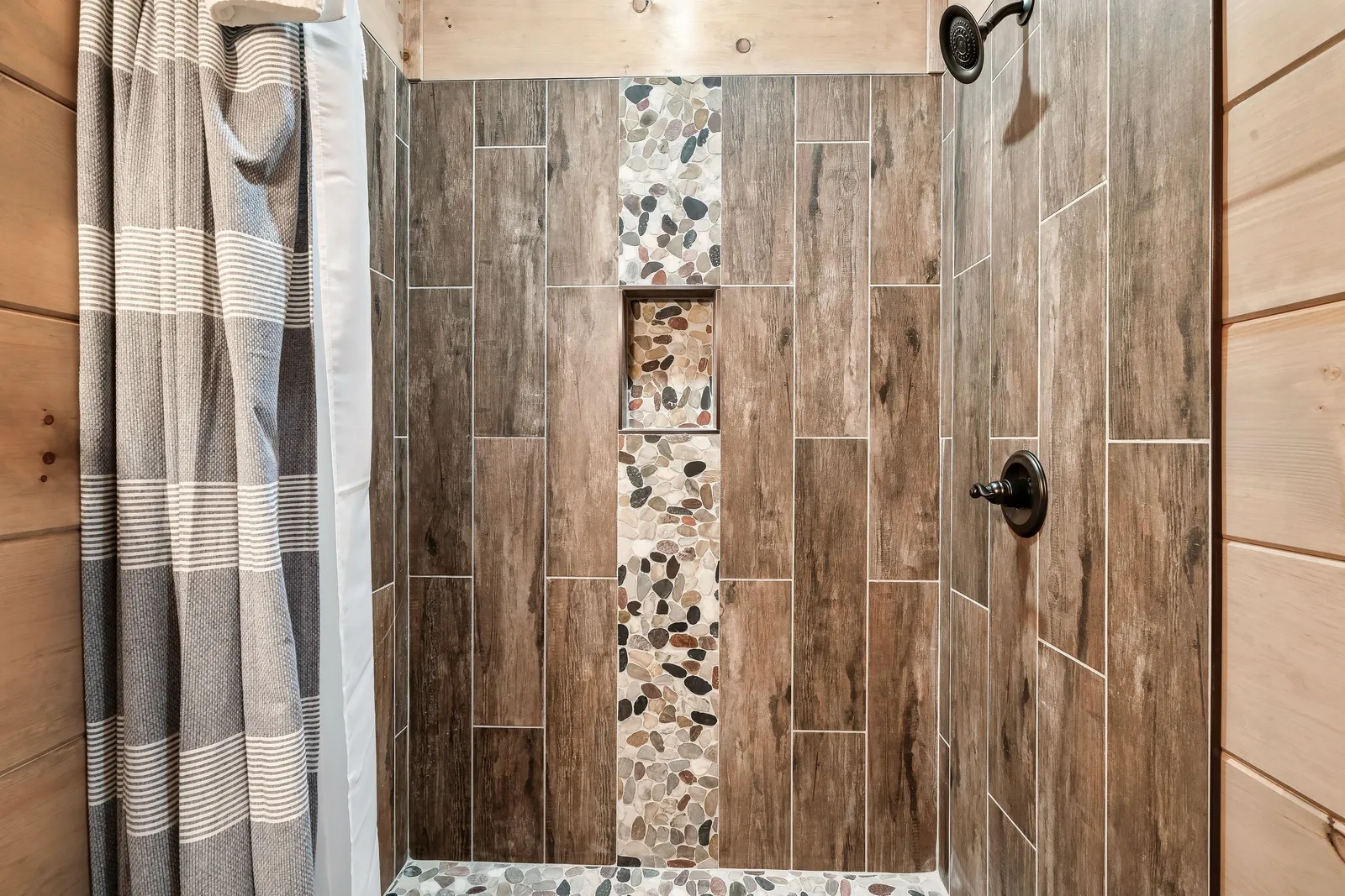 MOUNTAIN MASTERPIECE